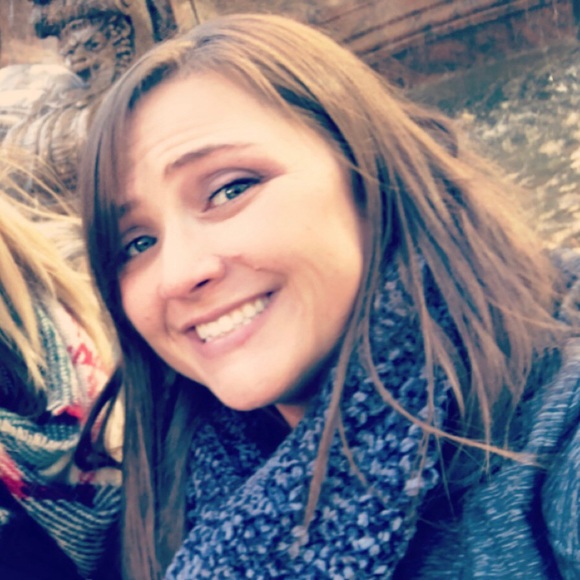 Meet your Posher, Christina - Picture 1 of 1